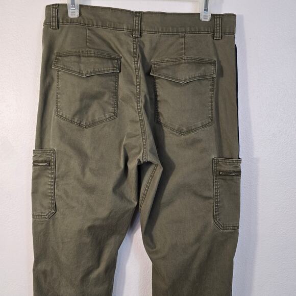 Athleta Summit Cargo Pant Women's 6 Army Green Side Stripe Athleisure Hiking - Picture 5 of 10